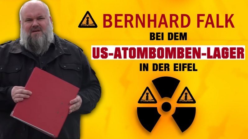 Bernhard Falk bei dem US-Atombomben-Lager in der Eifel