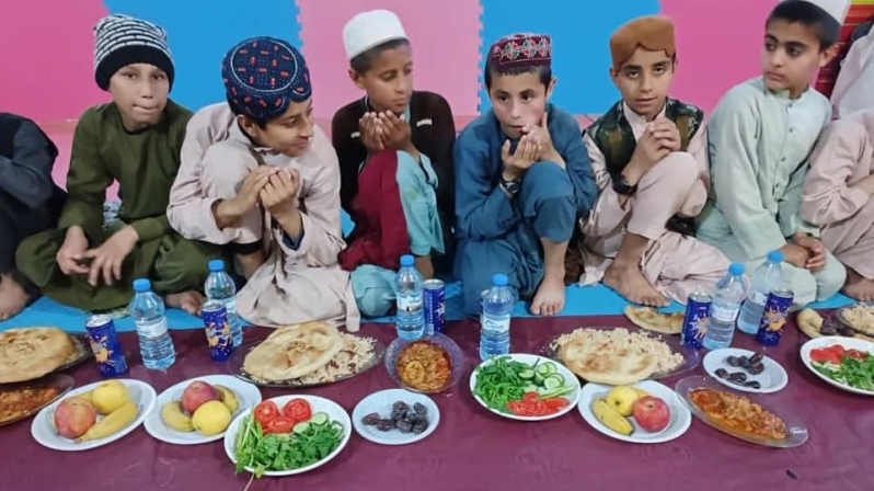 IFTAR-ESSEN IN AFGHANISTAN